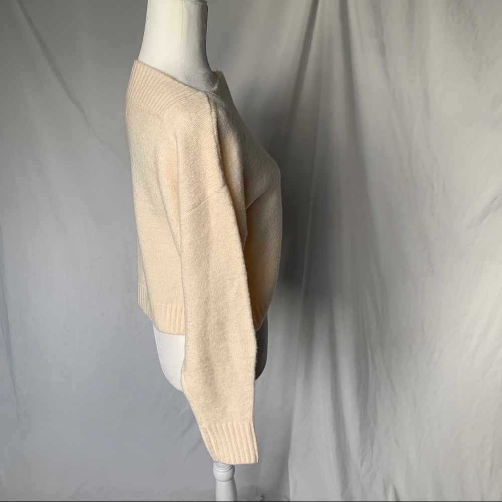NWT O&O Cropped Sweater - Picture 2 of 4
